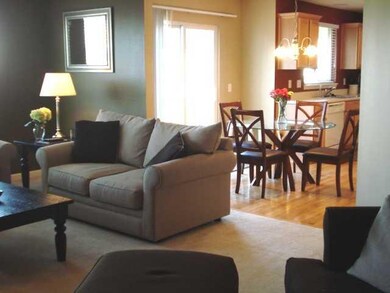 Family Room. Bright Breakfast Area