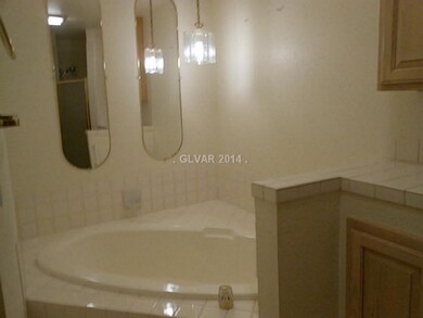 Master Bath/Spa.