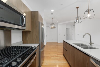 12-218 W Kingsley St009