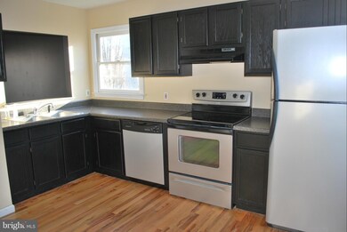 10617 Cobblestone Dr, Spotsylvania, VA 22553 - photo 2