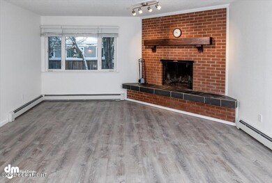 05-Living Room_DMD_3395-Edit