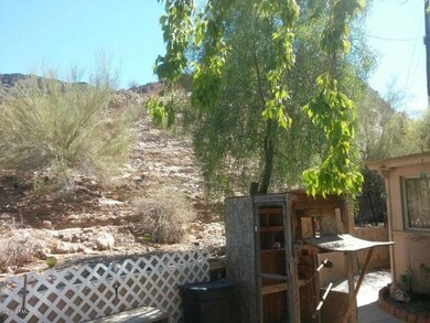 Backyard Upper unit 10619