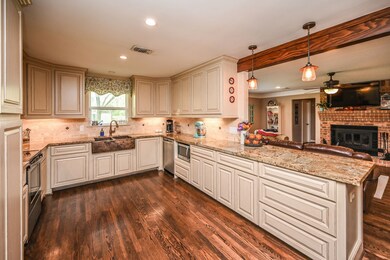 17103 Little Cypress Dr, Cypress, TX 77429 - photo 2