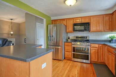 290 Davis St, Northborough, MA 01532 - photo 5