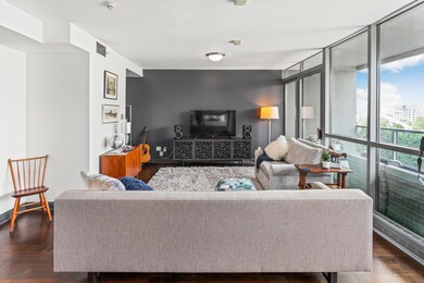 1 Miranova Place Unit 710-8.jpg-FULL
