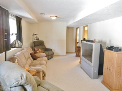 665 Hunt St SE, Lowell, MI 49331 - photo 3