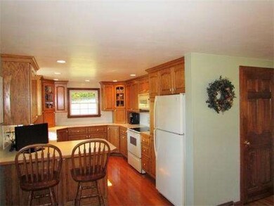 653 N Woodstock Rd, Southbridge, MA 01550 - photo 7