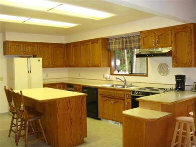 484 Round Prairie Rd, Wilderville, OR 97543 - photo 5