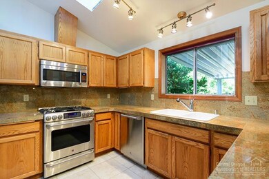 61300 Victory Loop, Bend, OR 97702 - photo 3