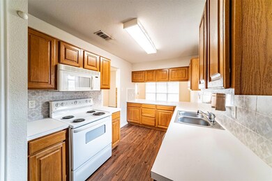 713 Rambling Ct, Granbury, TX 76049 - photo 4