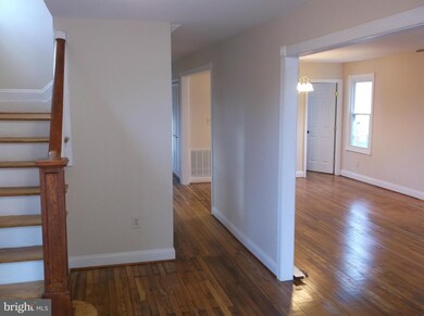 105 N Georgia Ave, Brunswick, MD 21716 - photo 2