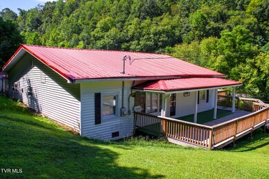 14439 Holbrook Chapel Rd, Coeburn, VA 24230 - photo 6