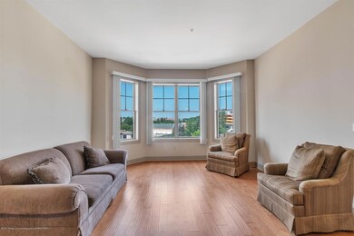 08-600 Albert Ave. #410 WindowStill