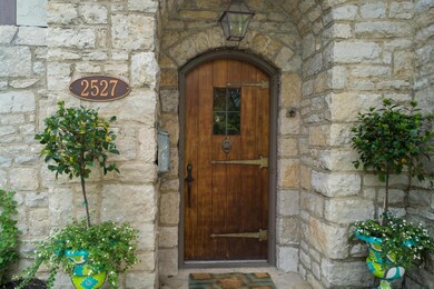 Welcome to 2527 Andover Road