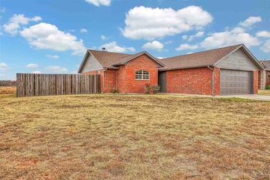 2063 SW 45th St, Lawton, OK 73505 - photo 2