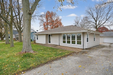1311 Roosevelt Rd, Valparaiso, IN 46383 - photo 2