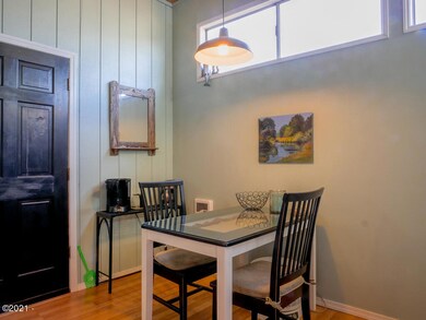 Studio Eating Nook