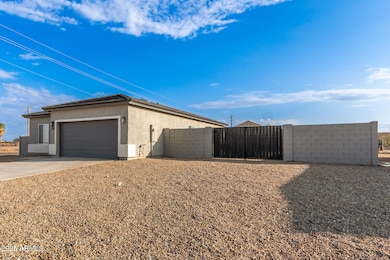 10872 W Cove Dr, Arizona City, AZ 85123 - photo 4