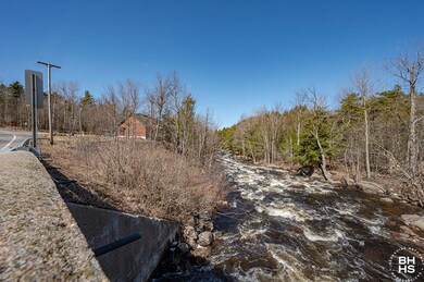 HomeOnLakeOzoniaOutlet_Waterway_To_Exter