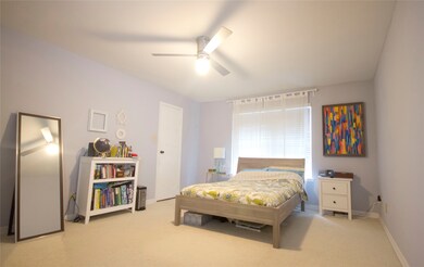 Large bedroom 1 has 2 closets