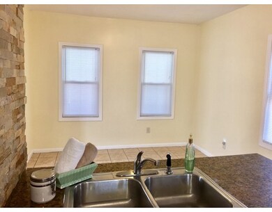 31 Emily St, Springfield, MA 01109 - photo 5