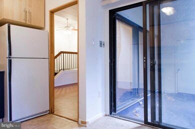 122 Roberts Ln unit 101, Alexandria, VA 22314 - photo 7