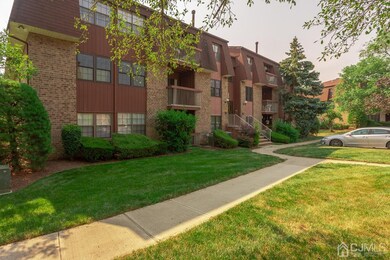 149 Overlook Ct, Woodbridge, NJ 07095 - photo 3