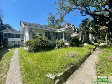 Main House/Driveway/Carriage House