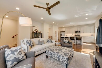 5602 Lindell Ave unit E, Dallas, TX 75206 - photo 4