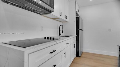 32 SW 9th St unit 3, Hallandale Beach, FL 33009 - photo 2