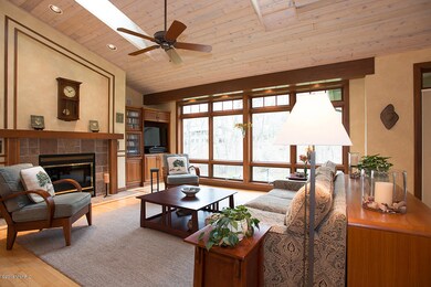 Far Hills Way-9