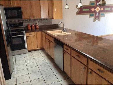 10605 Brian Mooney Ave, El Paso, TX 79935 - photo 3