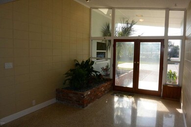Light and Bright Foyer Area!