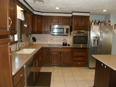 24 Hickory Dr, Dudley, MA 01571 - photo 5