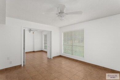 810 S Oregon Ave, Weslaco, TX 78596 - photo 5