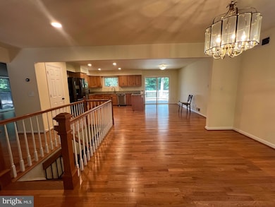 247 Springvale Rd, Great Falls, VA 22066 - photo 6