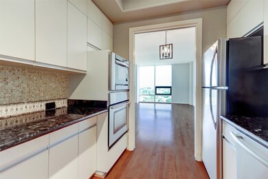 Opposing view from the kitchen looking into the li