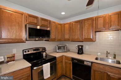 5904 Dorchester Way, Rockville, MD 20852 - photo 2