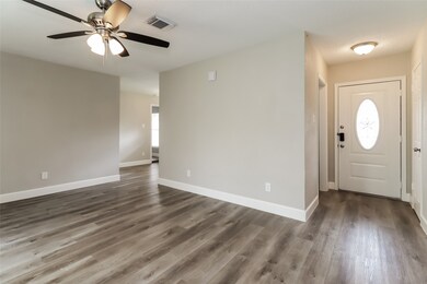 10313 Kelburn Dr, Houston, TX 77016 - photo 5