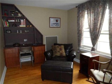 Studio/Study/Office Upstairs Office or Bedroom
