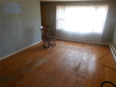 27 Randall St, Greenville, RI 02828 - photo 5