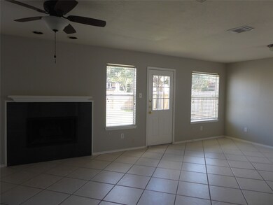 4501 Stonebridge Dr, Pearland, TX 77584 - photo 2