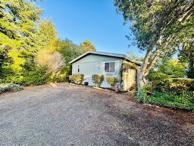 179 Outer Dr, Florence, OR 97439 - photo 2