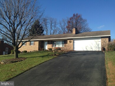 347 Ronald Dr, Greencastle, PA 17225 - photo 2