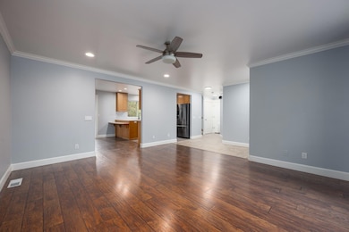 31-web-or-mls-11-4-25 530 NE Majesty Lan