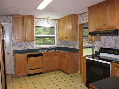 80 N Fairview St, Littleton, NH 03561 - photo 2