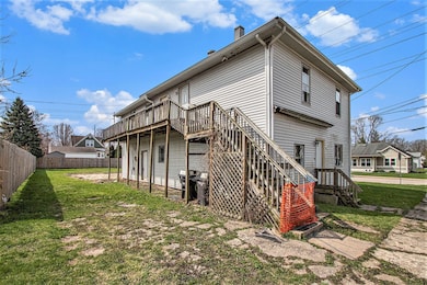 202 Poplar St, Three Oaks, MI 49128 - photo 4