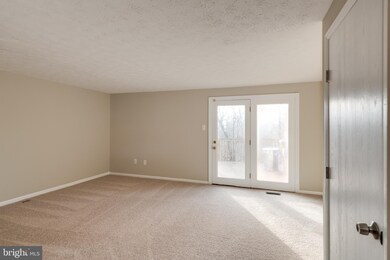 9540 Donnan Castle Ct, Laurel, MD 20723 - photo 6