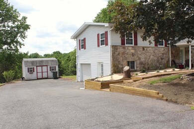 2230 Skyline Dr, Slatington, PA 18080 - photo 3