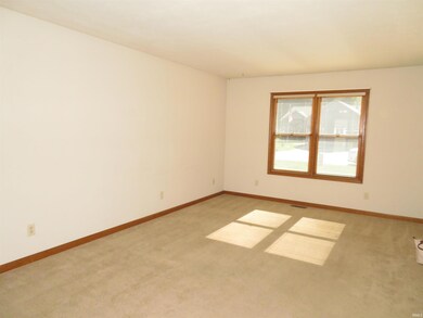 1411 Clover Creek Ln, Goshen, IN 46526 - photo 6